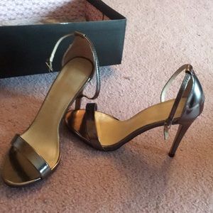 6.5 gray metallic pump